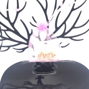 - Melody Womens earrings new .